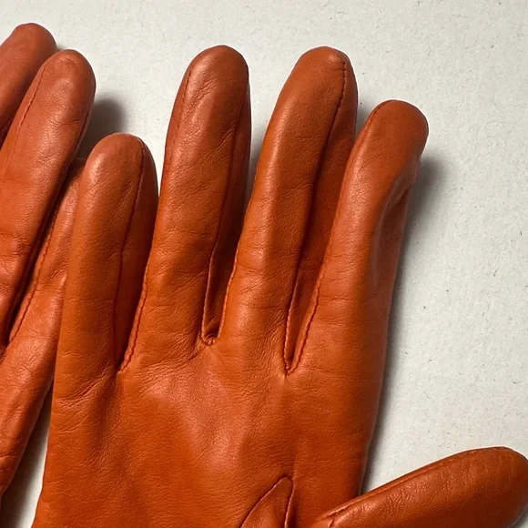 Elegant Fownes Brothers Orange wool lined Leather Gloves - Picture 4 of 8